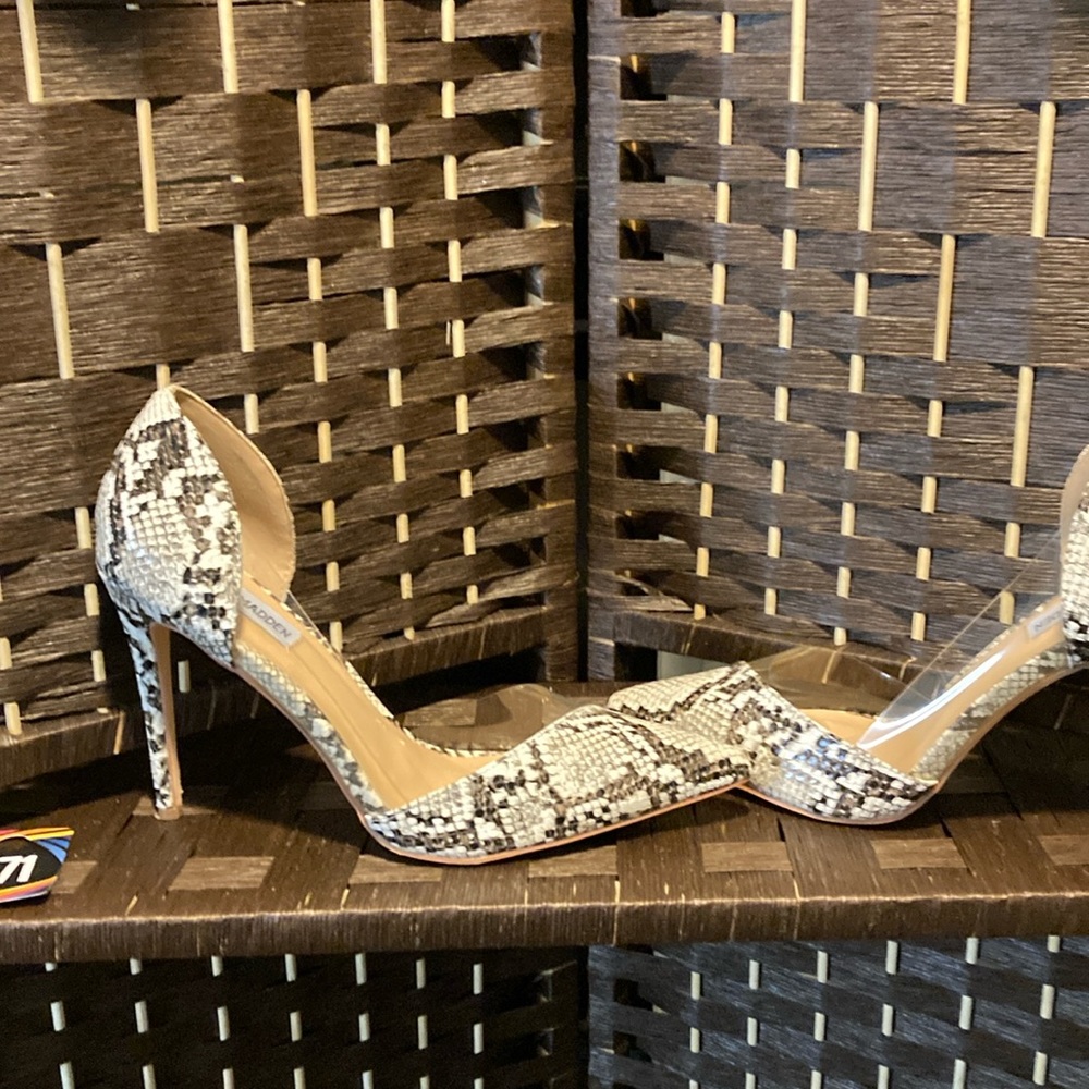 Steve Madden shoe